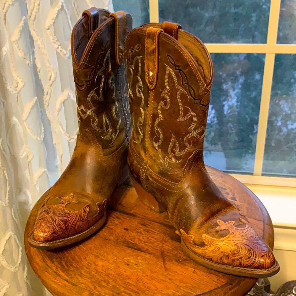 Leather cowgirl boots